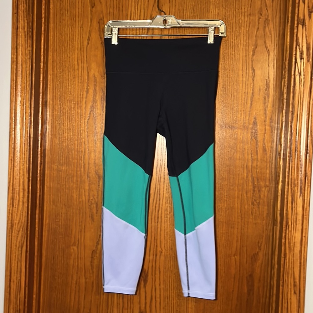 🤑SALE 3 for $20!🤑 Colorful GapFit leggings Blackout Technology line, size s